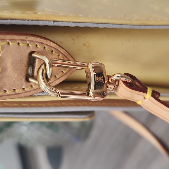 HP! LOUIS VUITTON Monogram Vernis Mott- Yellow with Blue Interior - Picture 2 of 13